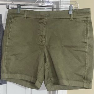 NEW! J. Crew Women's 7" stretch Chino shorts Size 10 Khaki Outdoor Casual Shorts